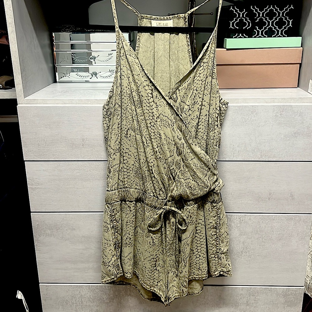 Bella Dahl romper